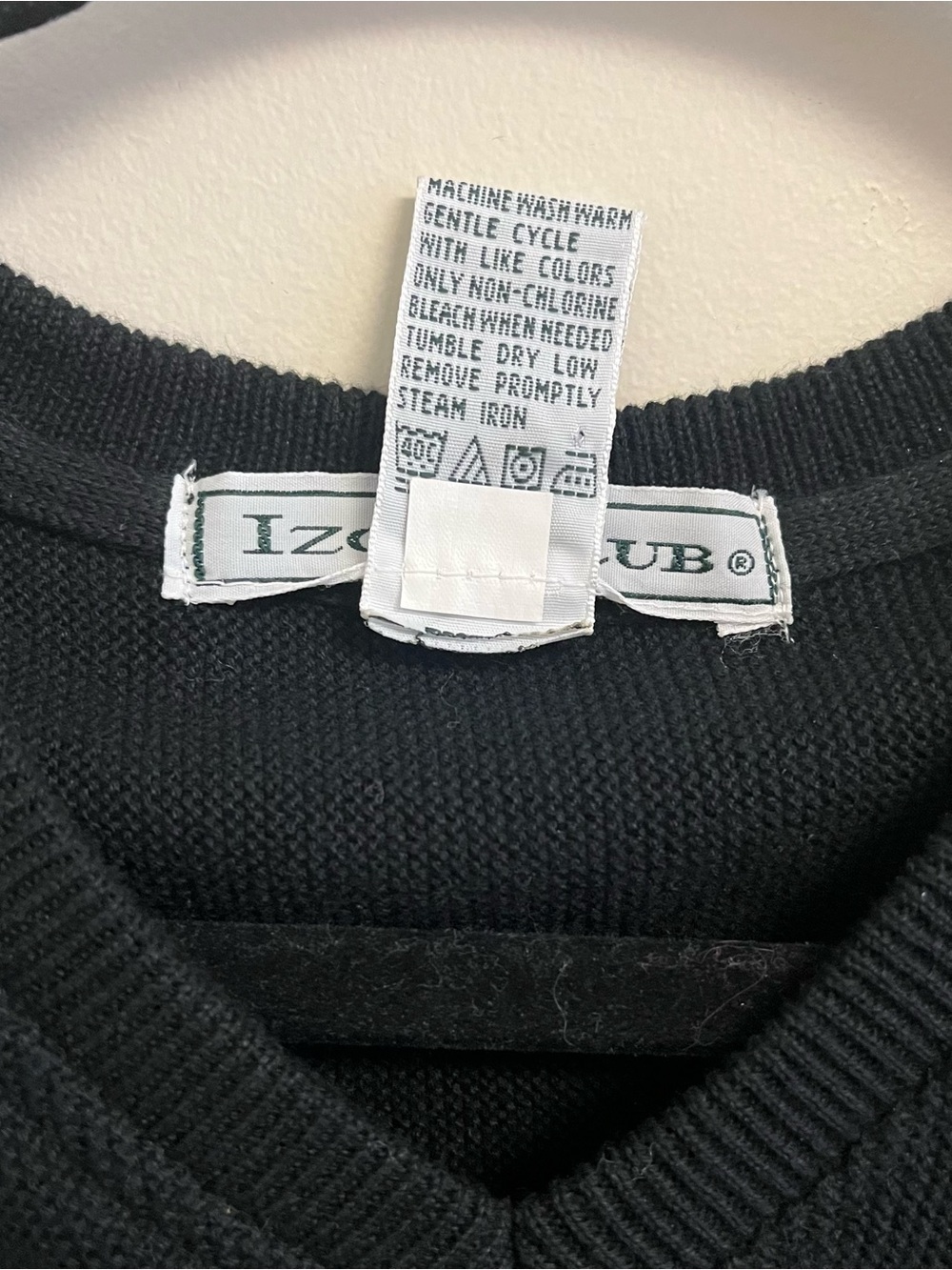 Vintage Golf Womens Sweater Vest Black V-Neck Sleeveless Medium Izod Club - Picture 4 of 6